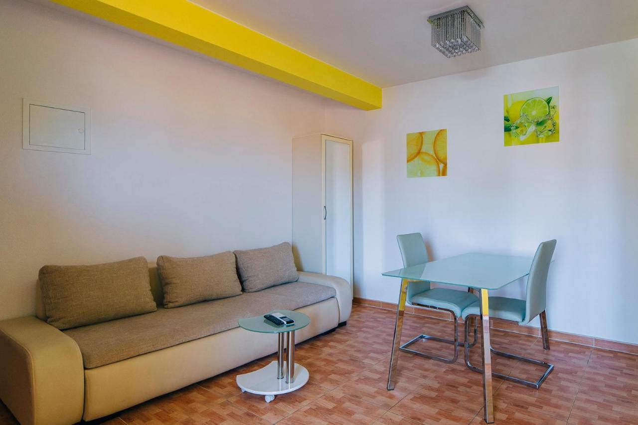 Apartments Luxur Center Башка-Вода Екстер'єр фото