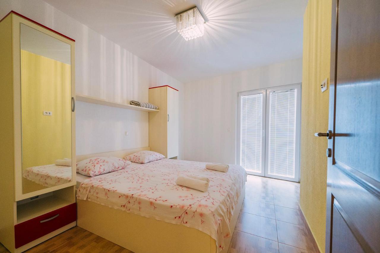 Apartments Luxur Center Башка-Вода Екстер'єр фото