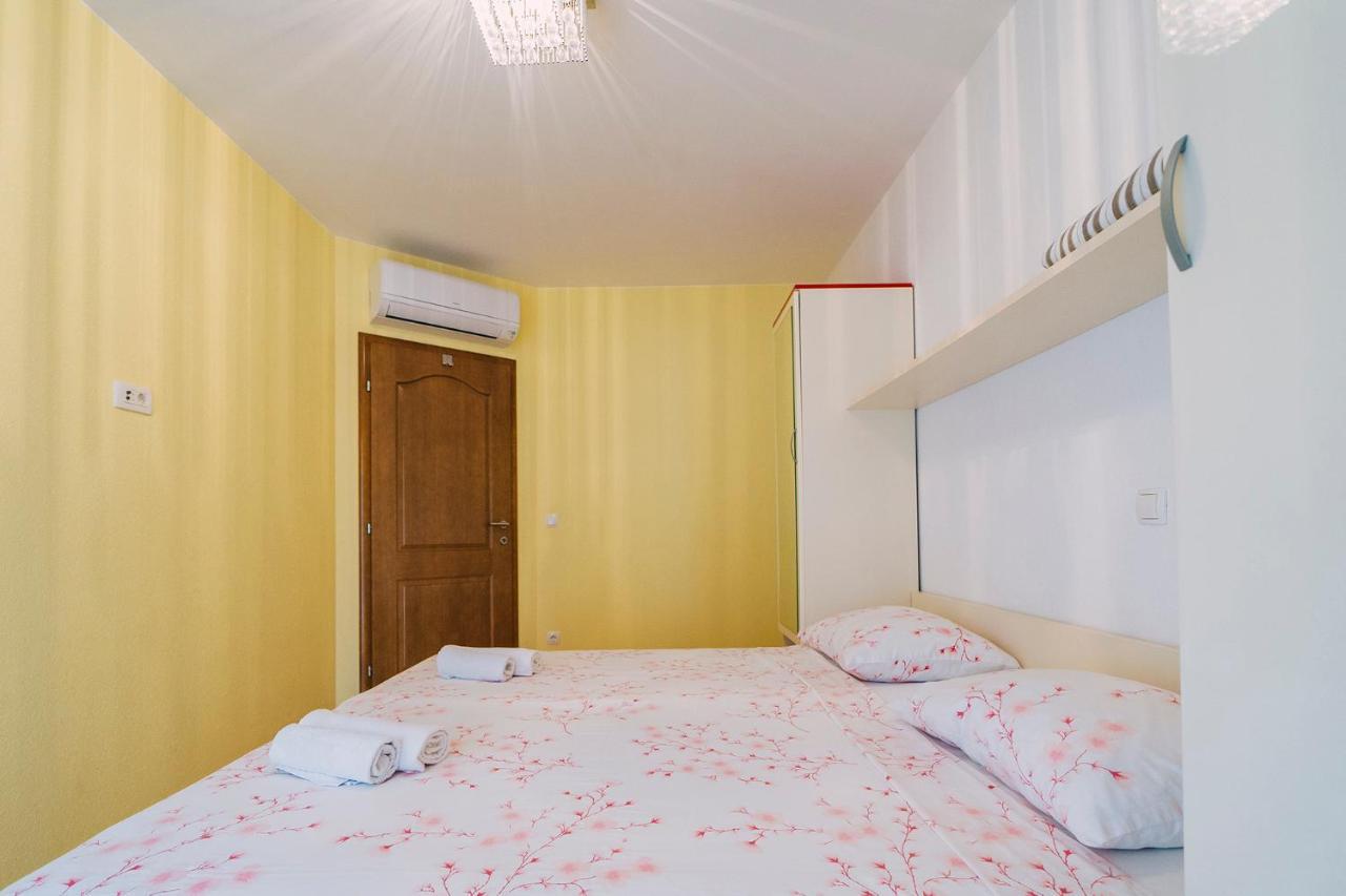 Apartments Luxur Center Башка-Вода Екстер'єр фото