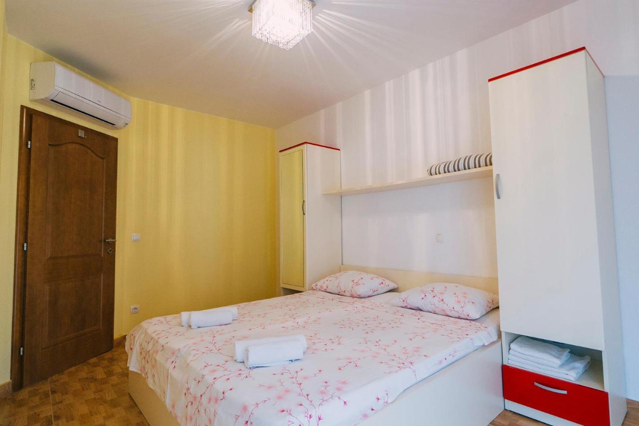 Apartments Luxur Center Башка-Вода Екстер'єр фото
