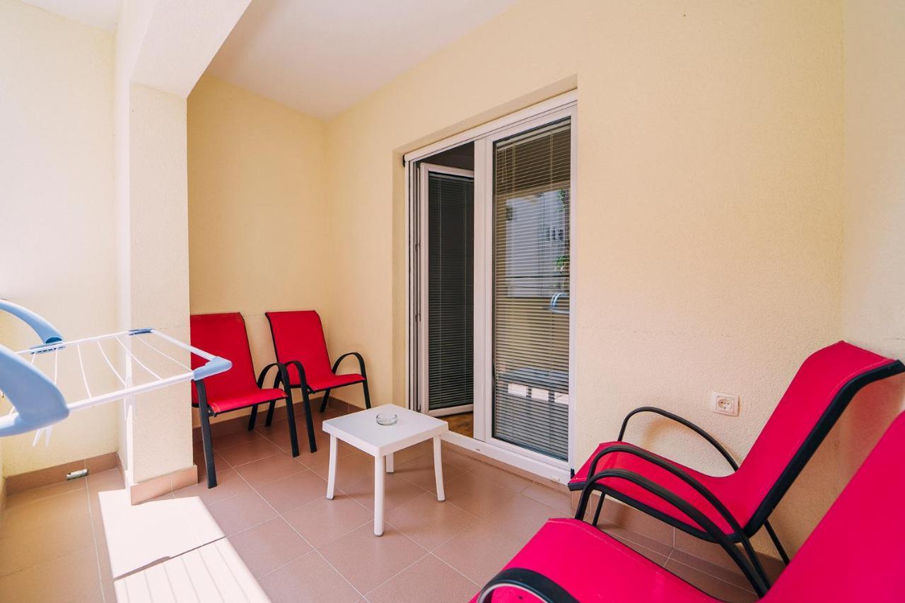 Apartments Luxur Center Башка-Вода Екстер'єр фото